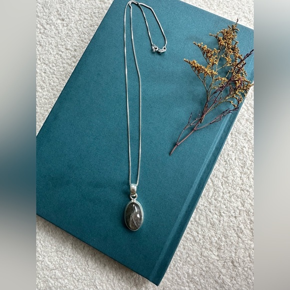 Labradorite Pendent and Sterling Silver Chain Necklace - Picture 3 of 7